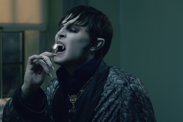 Dark Shadows Depp brushing teeth