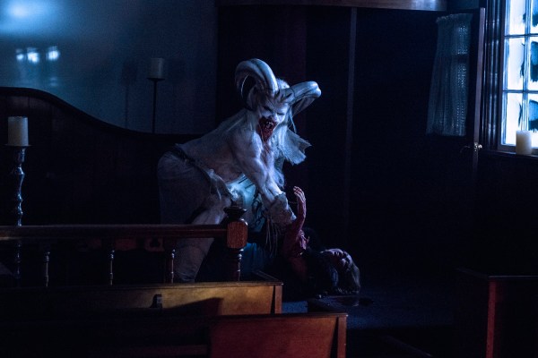 Xmas_Horror_Story_0558