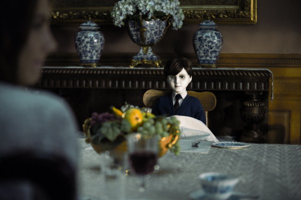 What-Twist-End-Boy-Horror-Movie