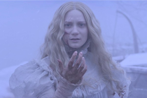 Crimson Peak Mia