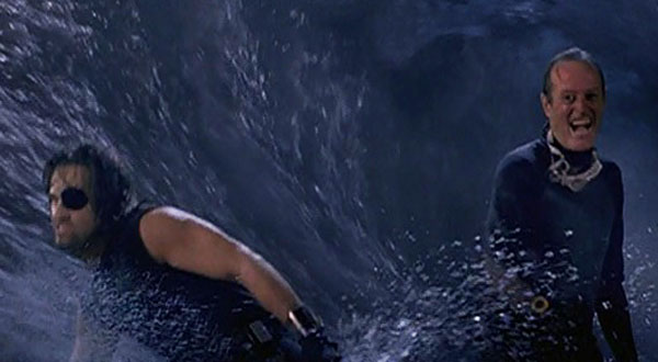 escape-from-la-snake-plissken-surfing-kurt-russell-peter-fonda