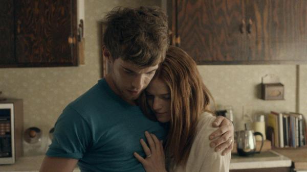 still-of-harry-treadaway-and-rose-leslie-in-honeymoon-2014-large-picture